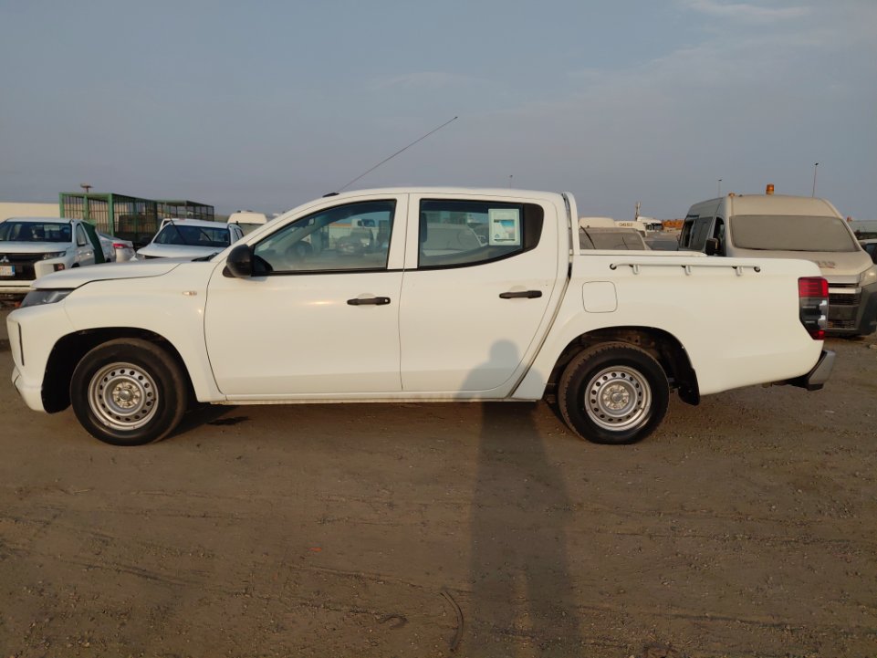 Mitsubishi L200  2020 image