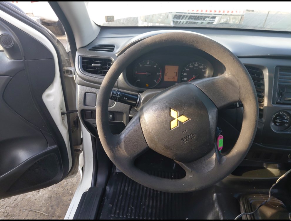 Mitsubishi L200  2020 image