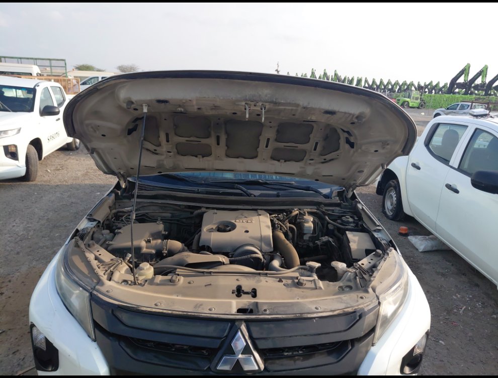 Mitsubishi L200  2020 image