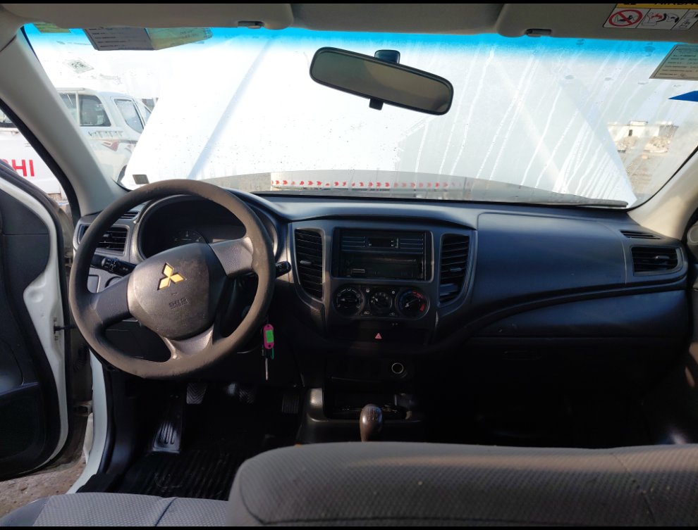 Mitsubishi L200  2020 image