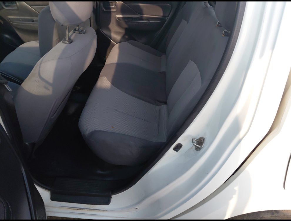 Mitsubishi L200  2020 image