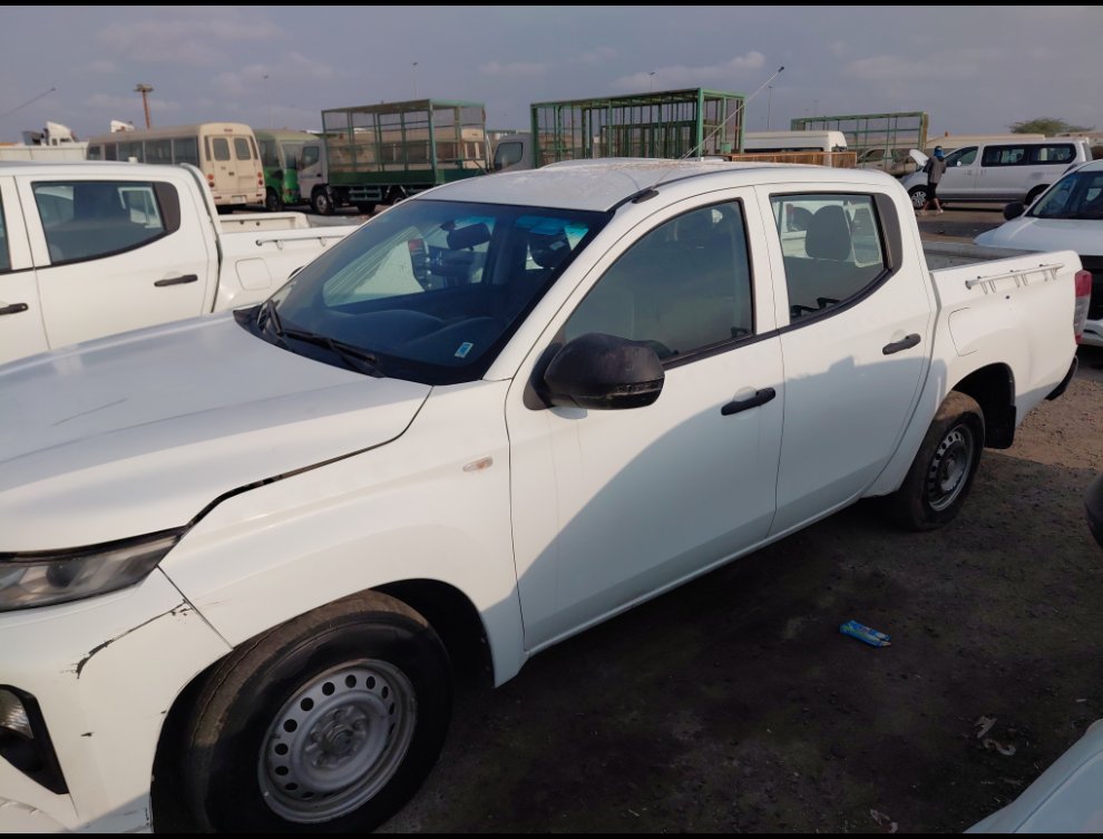 Mitsubishi L200  2020 image