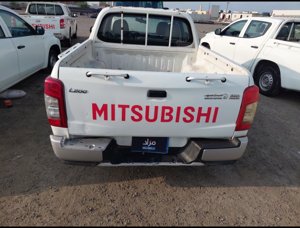 Mitsubishi L200  2020 image