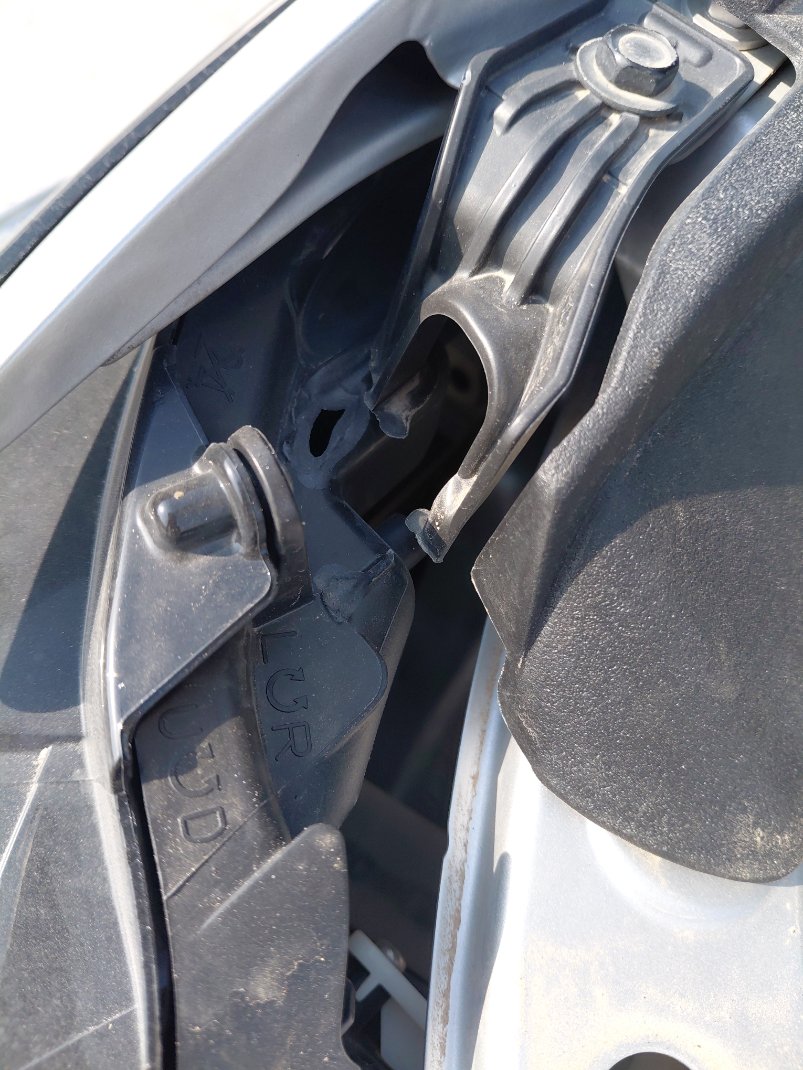 Toyota Camry GLE 2023 image