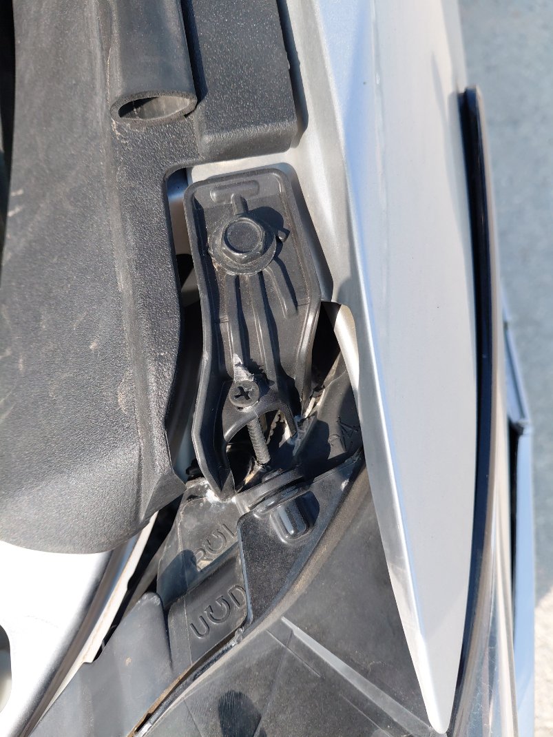 Toyota Camry GLE 2023 image