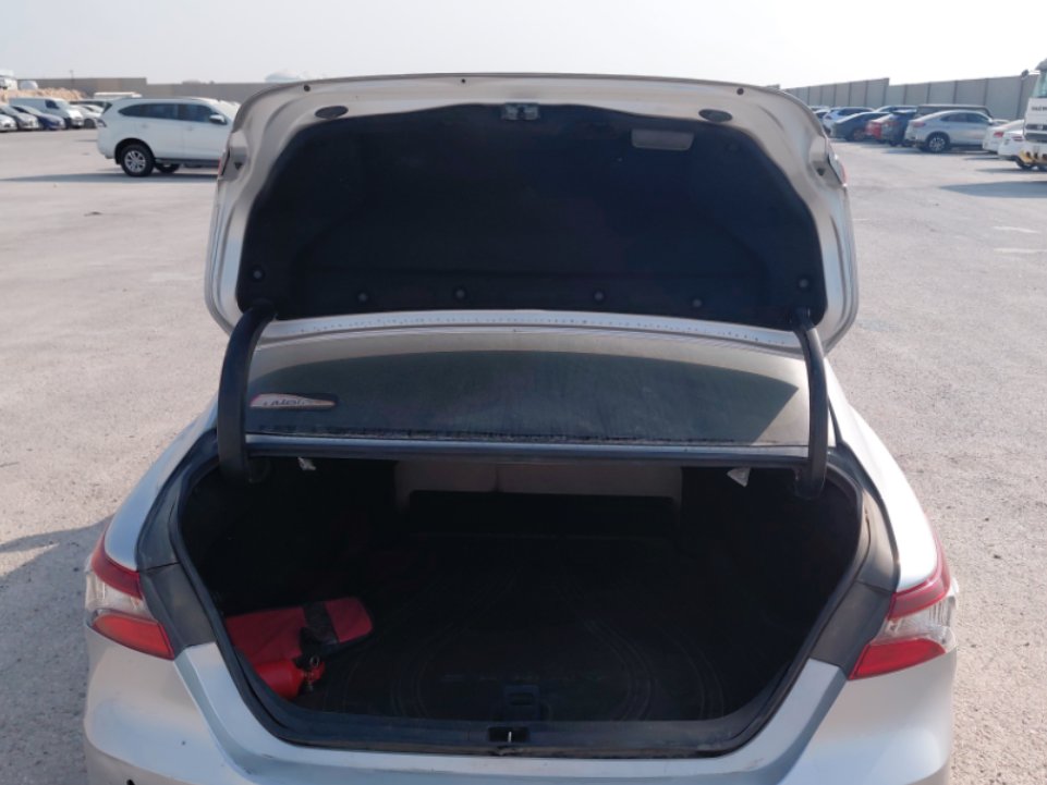 Toyota Camry GLE 2023 image