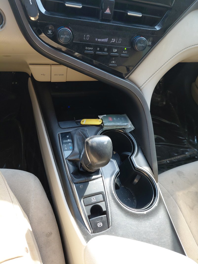 Toyota Camry GLE 2023 image