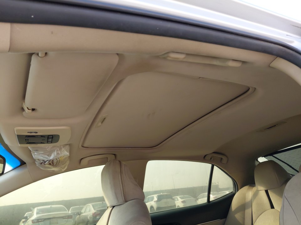 Toyota Camry GLE 2023 image