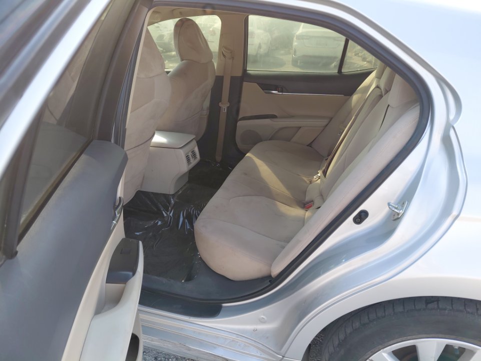 Toyota Camry GLE 2023 image