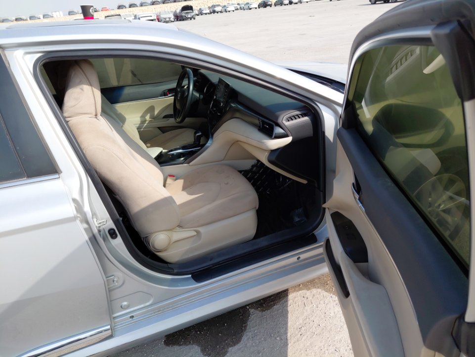 Toyota Camry GLE 2023 image