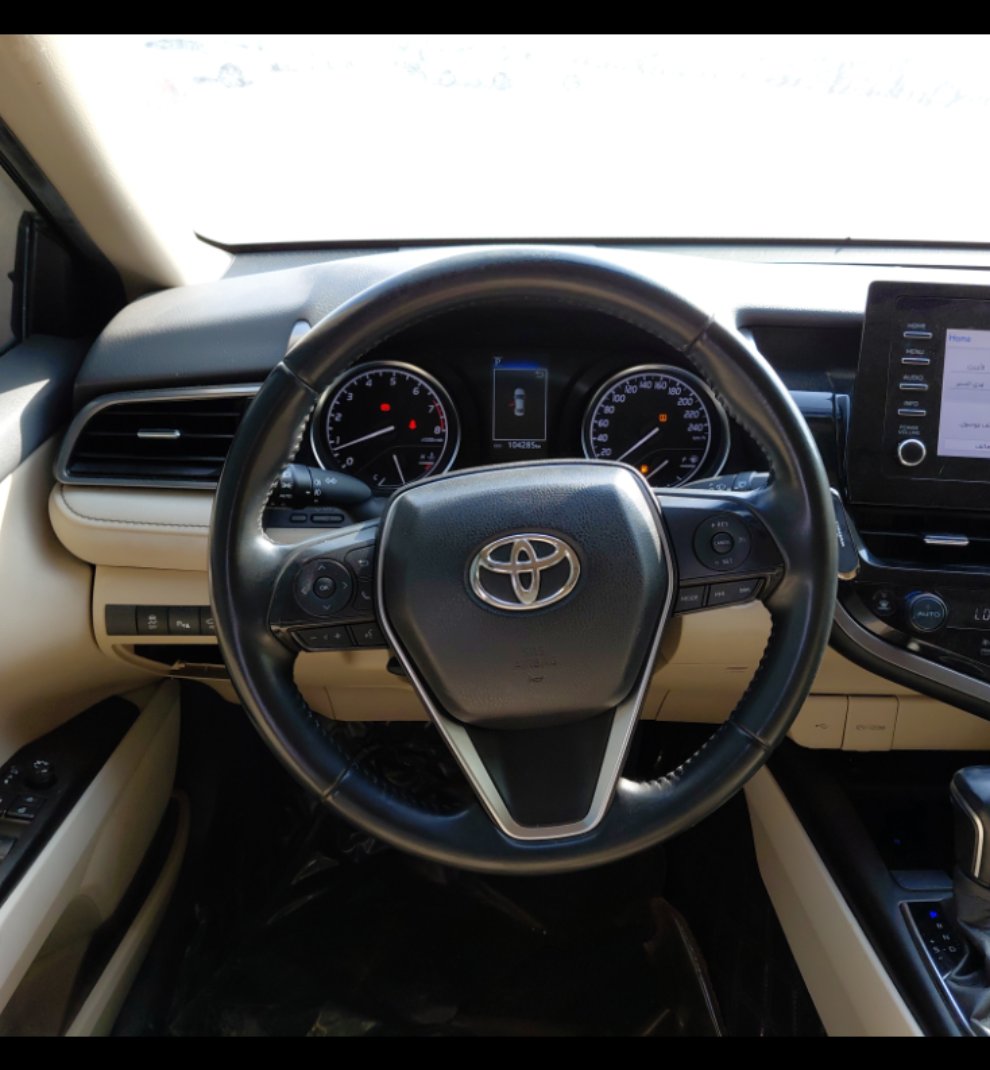 Toyota Camry GLE 2023 image