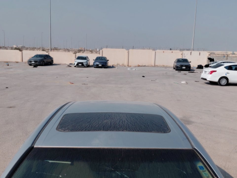 Toyota Camry GLE 2023 image