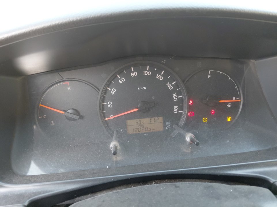 Toyota Hiace Bus  2017 image