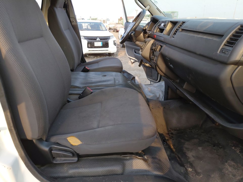 Toyota Hiace Bus  2017 image