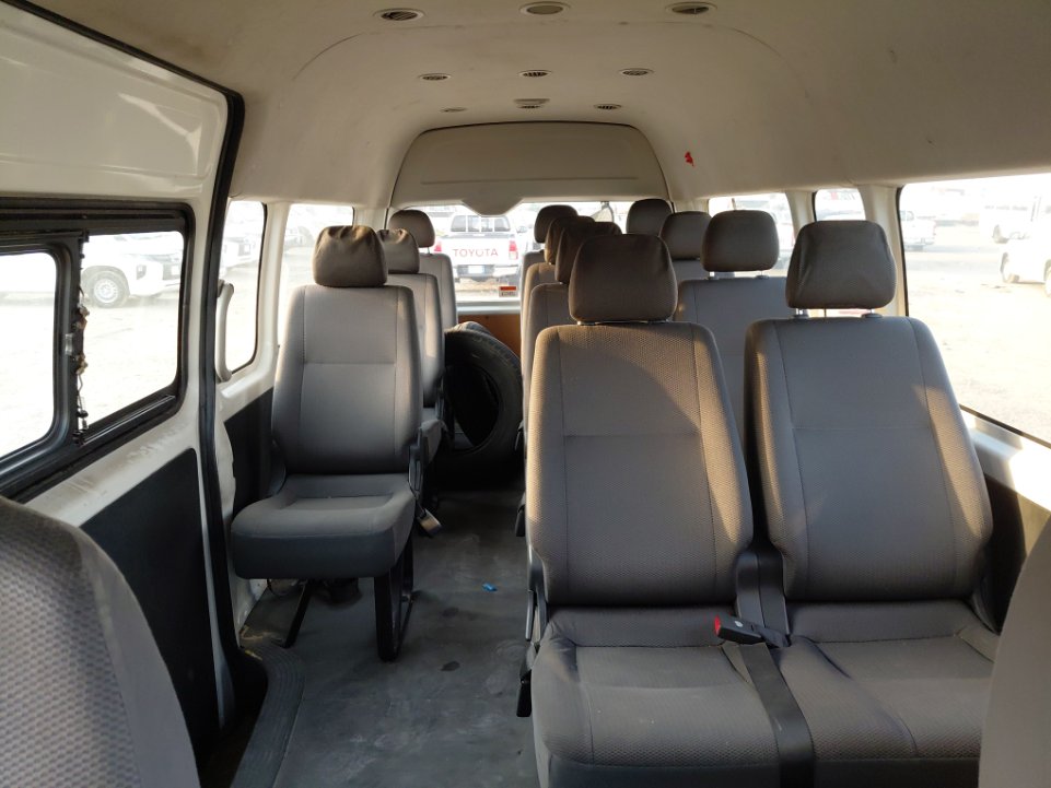 Toyota Hiace Bus  2017 image