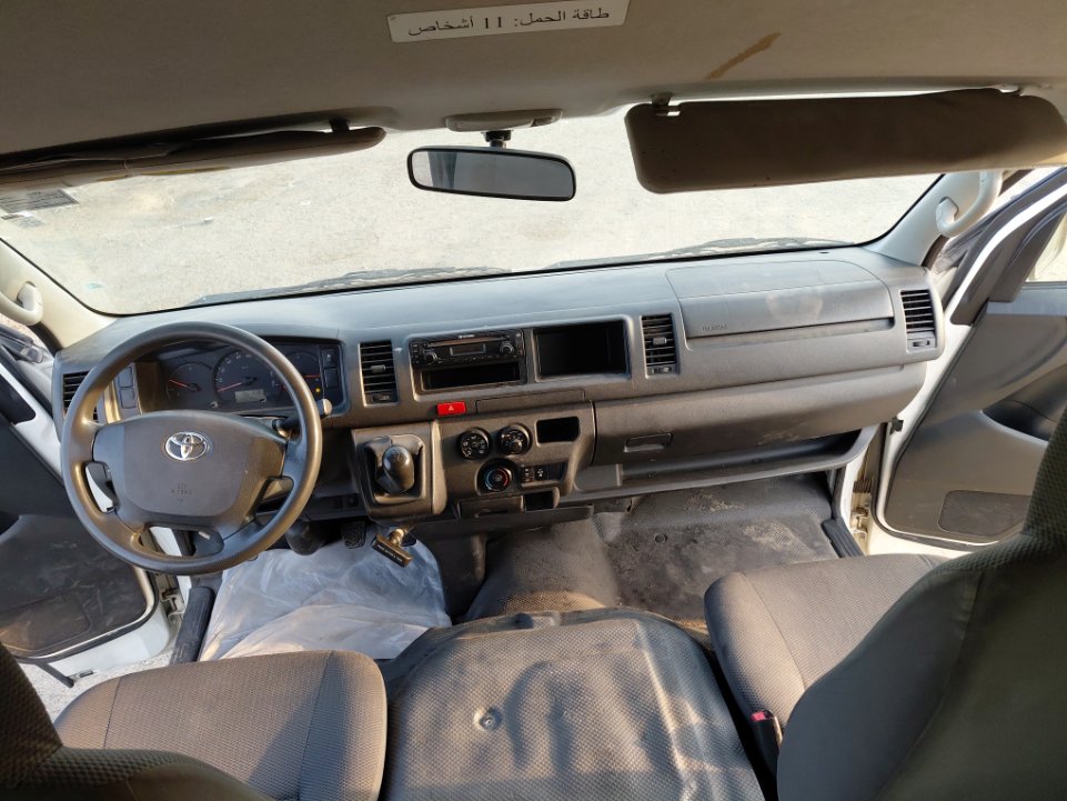 Toyota Hiace Bus  2017 image