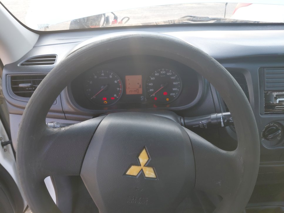 Mitsubishi L200  2017 image