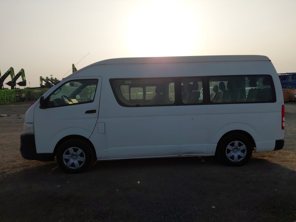 Toyota Hiace Bus  2017 image