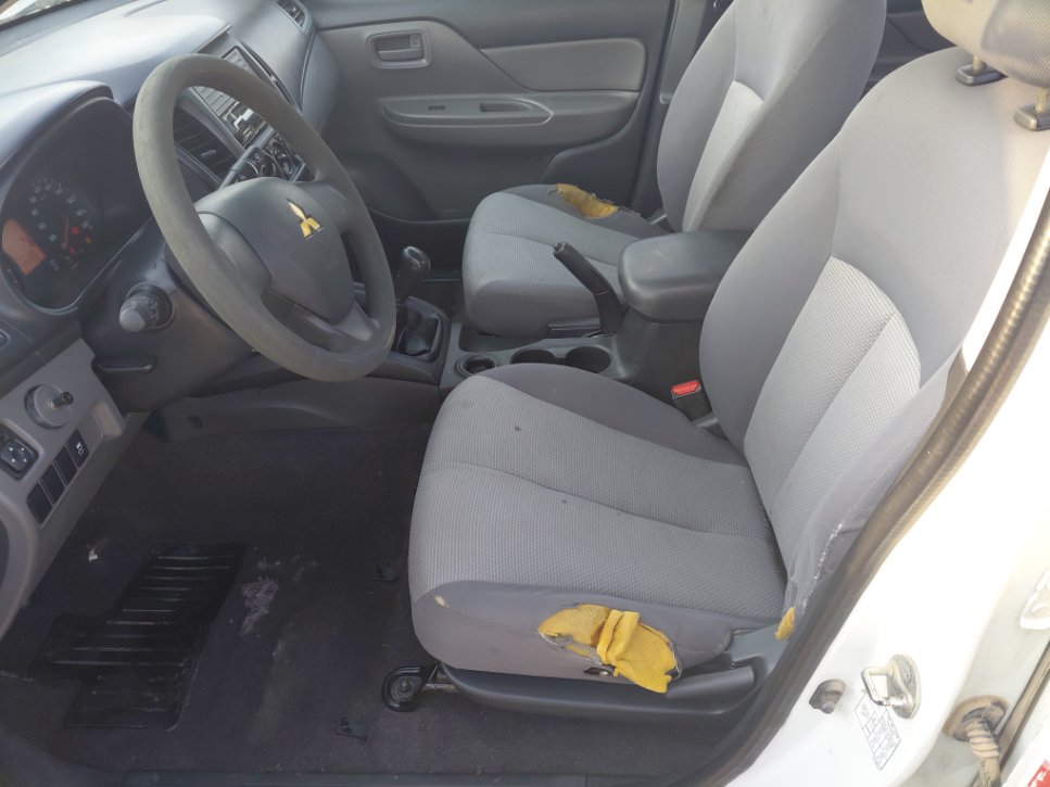 Mitsubishi L200  2017 image