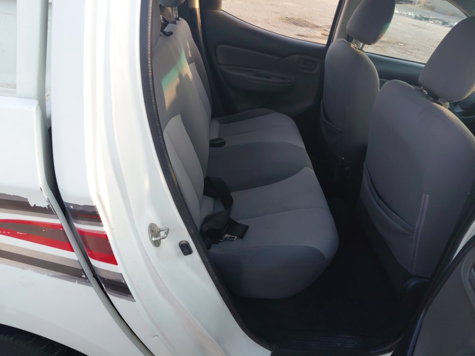 Mitsubishi L200  2017 image