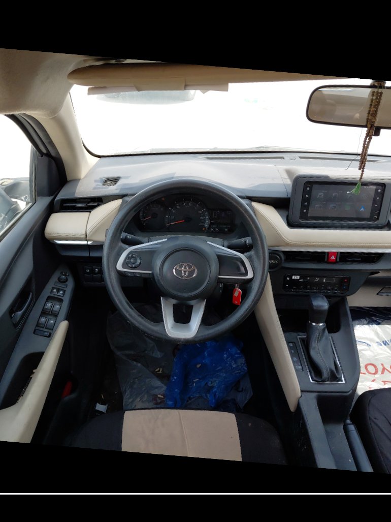 Toyota Yaris Y 2024 image