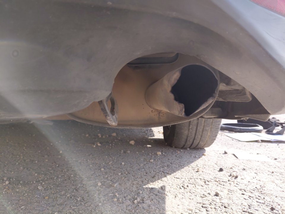 Toyota Camry LE STD 2018 image