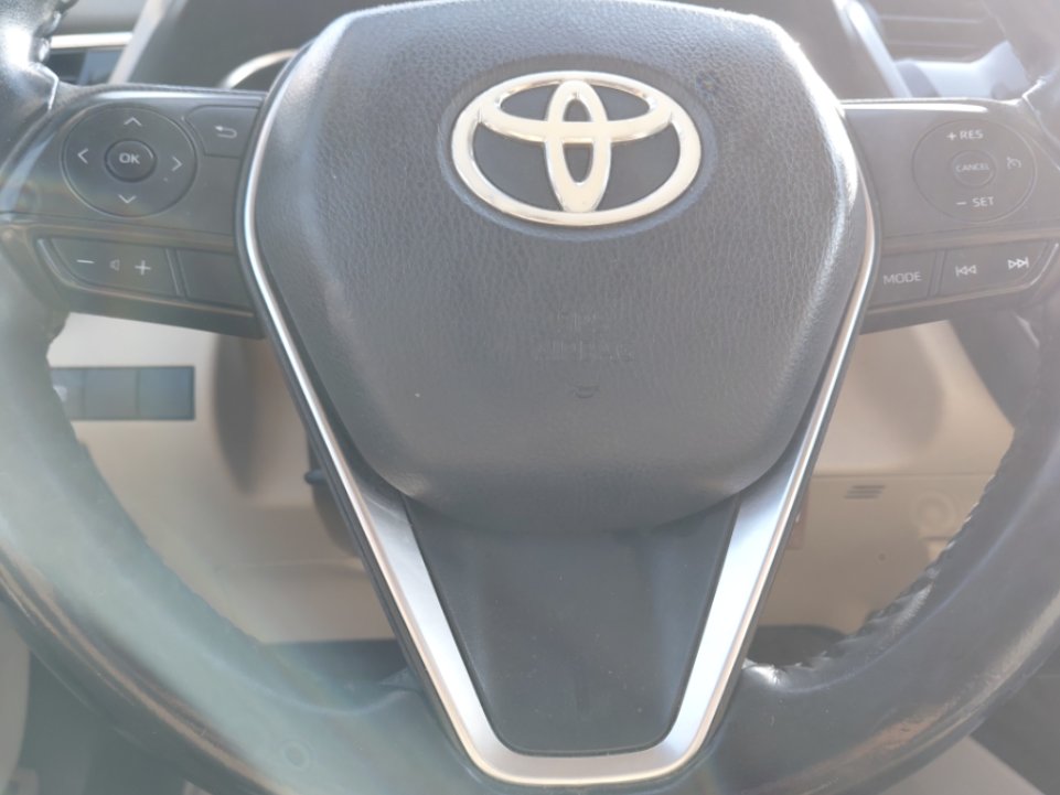 Toyota Camry LE STD 2018 image