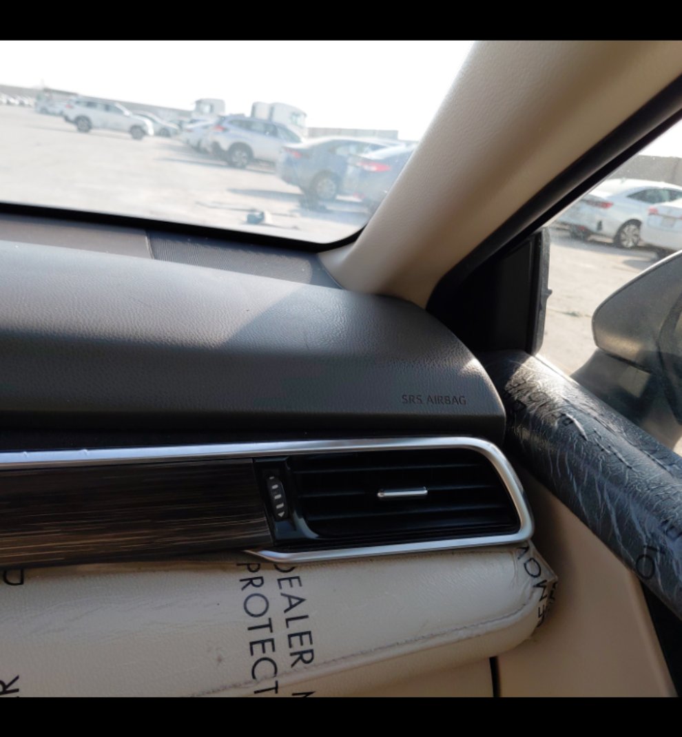 Toyota Camry LE STD 2018 image