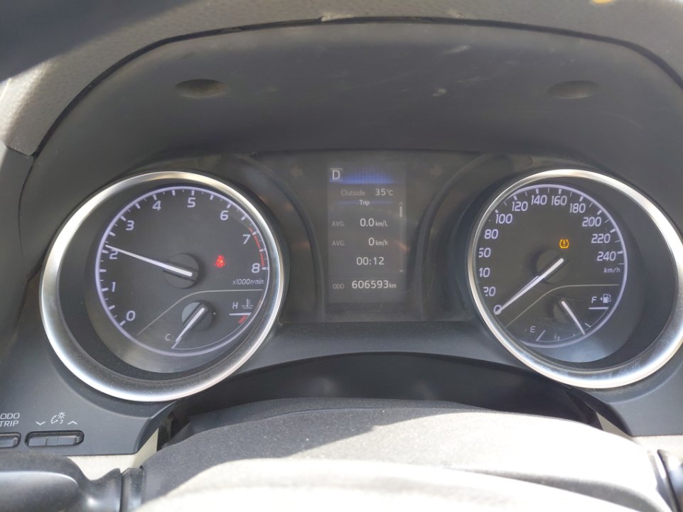 Toyota Camry LE STD 2018 image