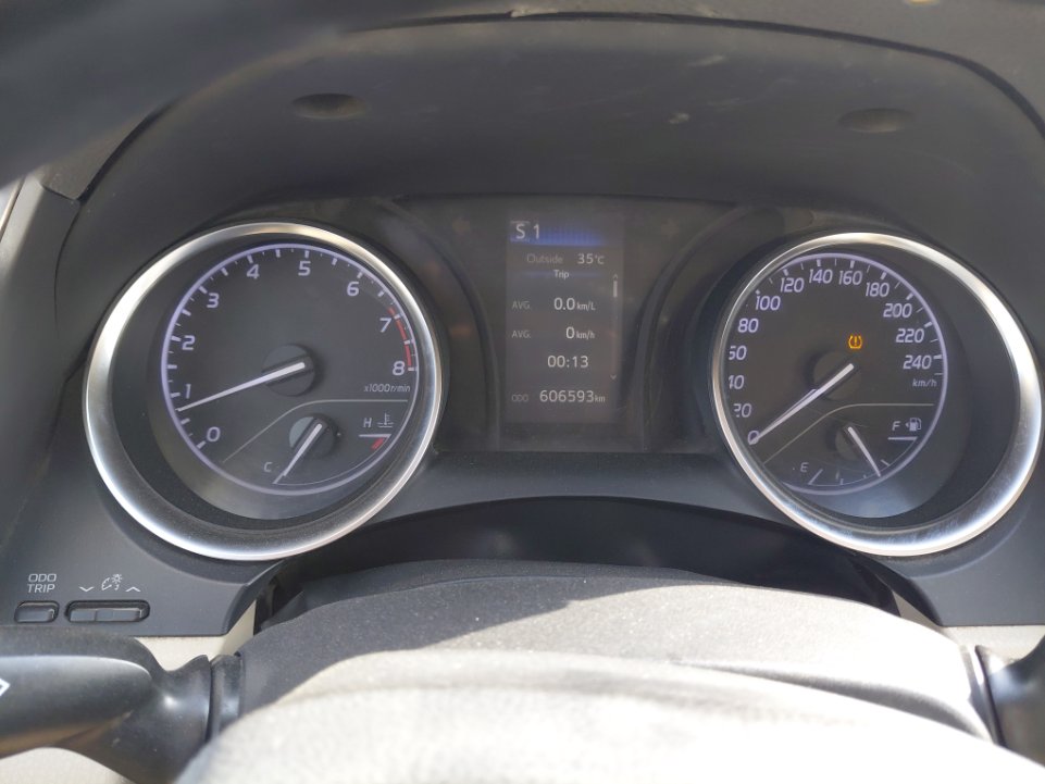 Toyota Camry LE STD 2018 image