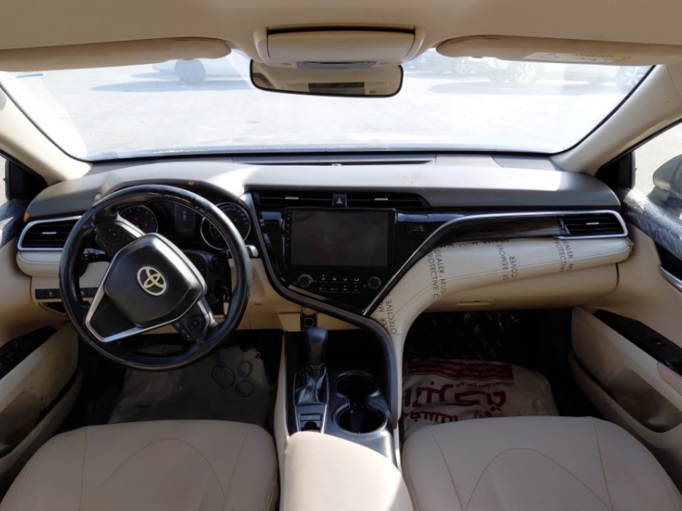 Toyota Camry LE STD 2018 image