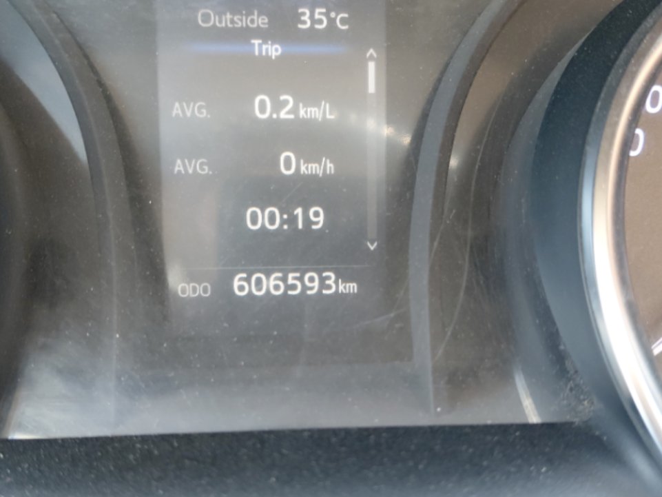 Toyota Camry LE STD 2018 image