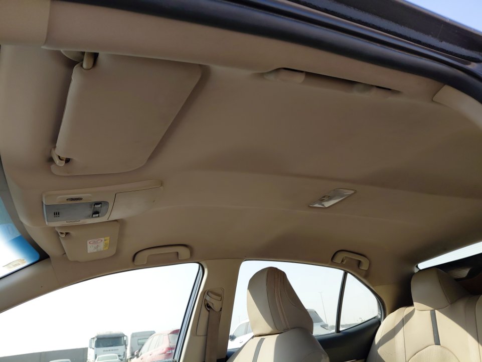 Toyota Camry LE STD 2018 image