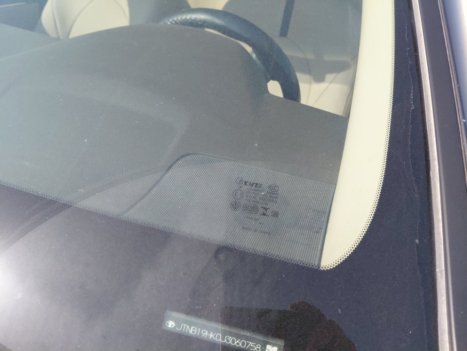 Toyota Camry LE STD 2018 image