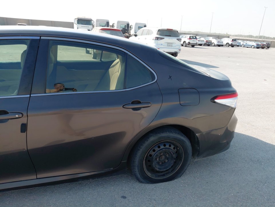 Toyota Camry LE STD 2018 image