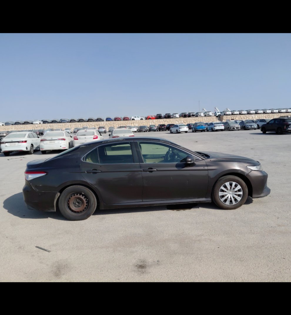 Toyota Camry LE STD 2018 image