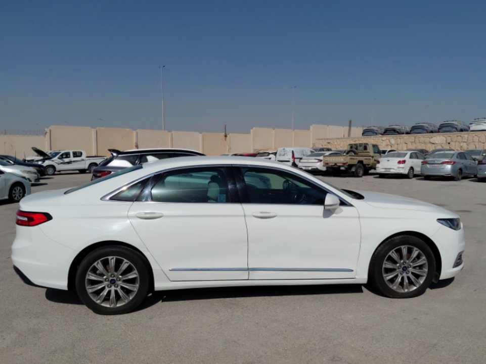 Ford Taurus FLEET 2021 image