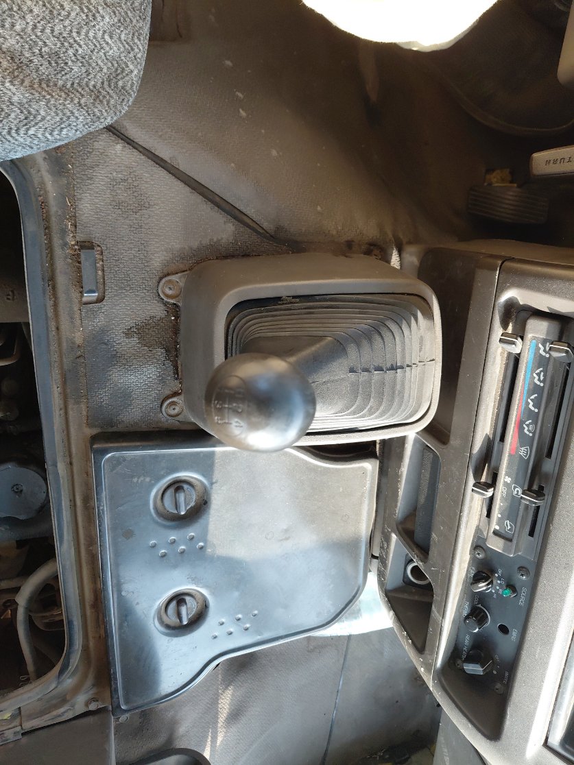 Mitsubishi Rosa  2015 image