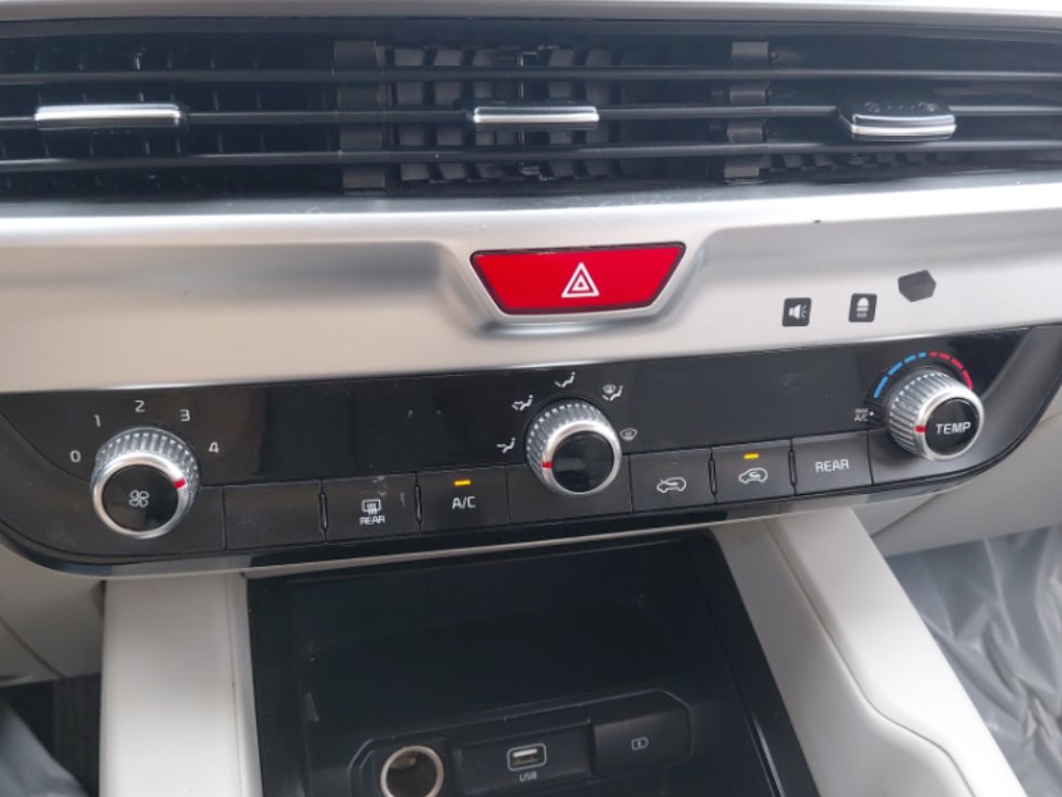 KIA Telluride LX 2WD 2022 image