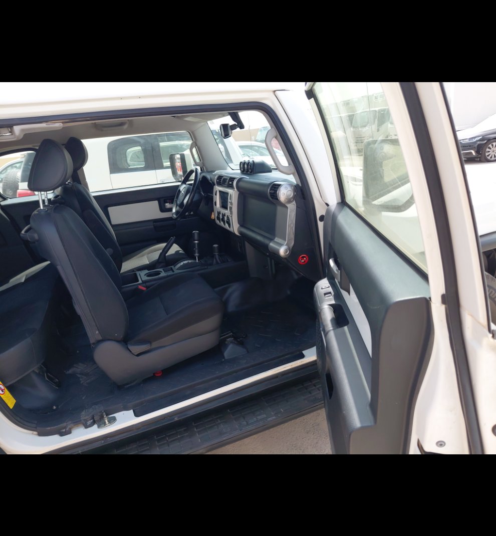 تويوتا إف جي كروزر  2023 image