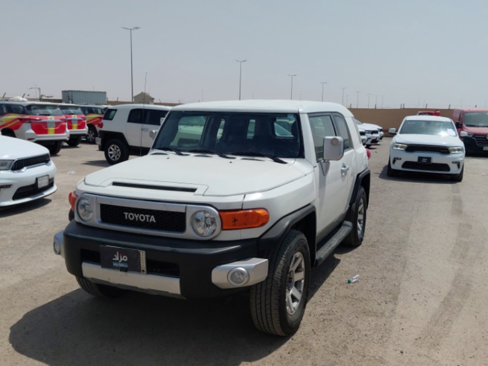 تويوتا إف جي كروزر  2023 image