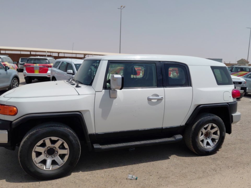 تويوتا إف جي كروزر  2023 image