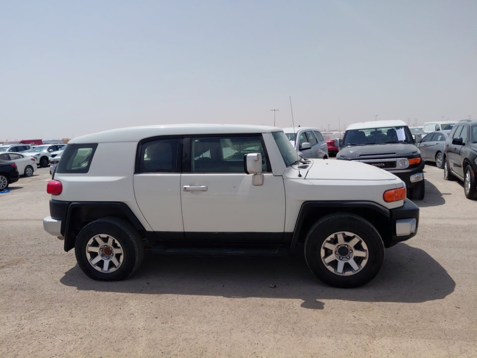 تويوتا إف جي كروزر  2023 image