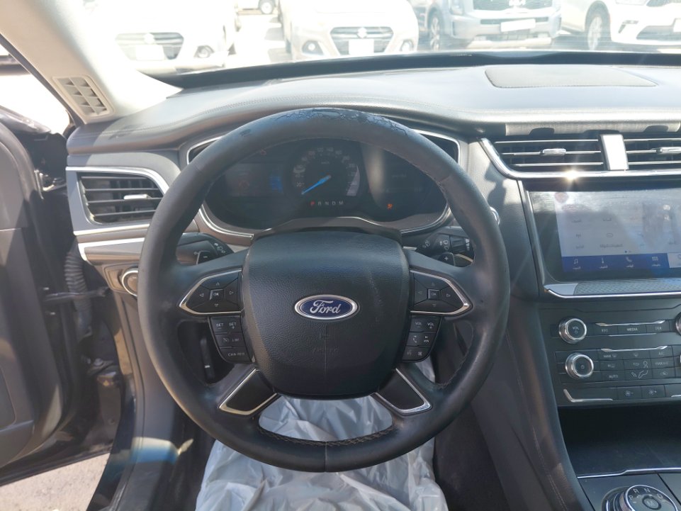 Ford Taurus  2020 image