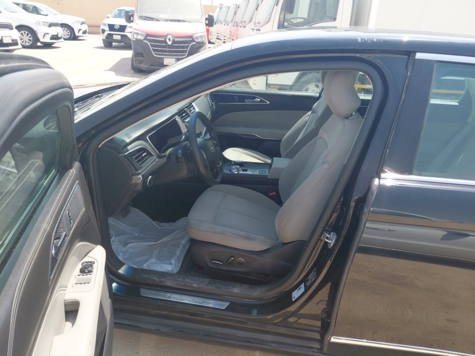 Ford Taurus  2020 image