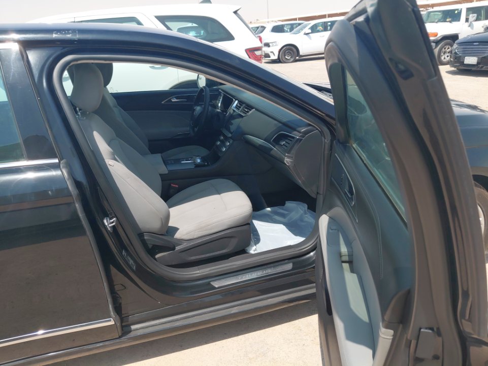 Ford Taurus  2020 image