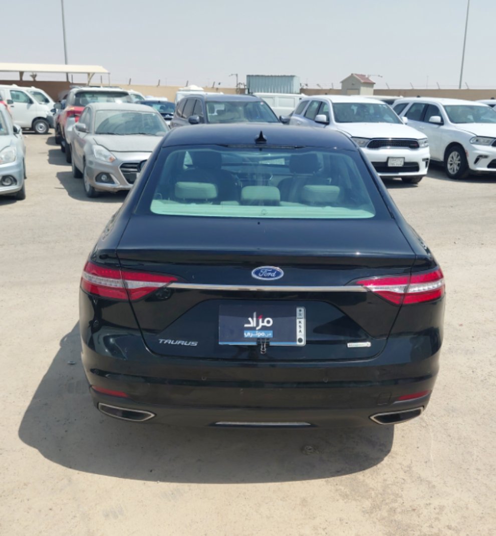 Ford Taurus  2020 image