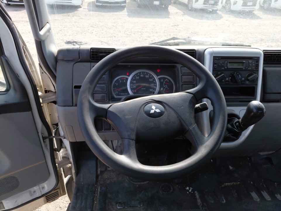 Mitsubishi Canter FUSO 2020 image