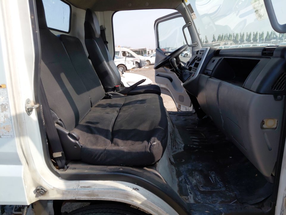 Mitsubishi Canter FUSO 2020 image