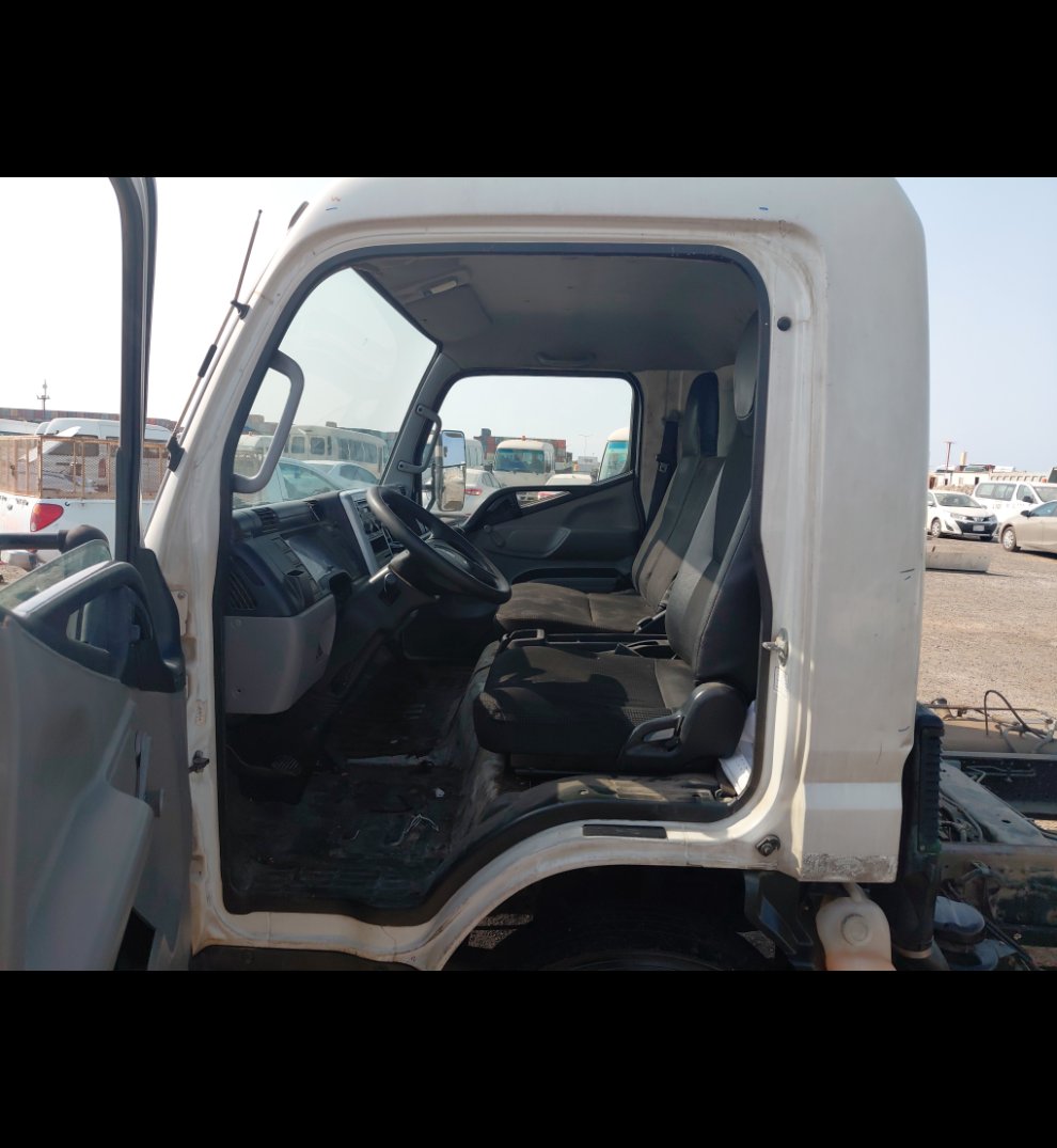 Mitsubishi Canter FUSO 2017 image